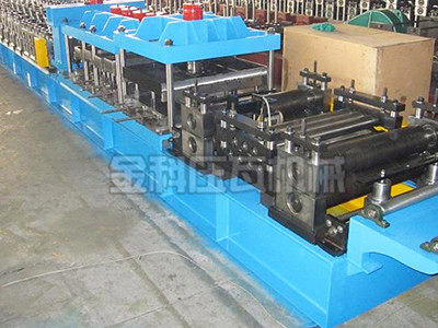 C型钢压型设备(飞据冲孔)