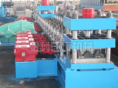 高速护栏成型设备