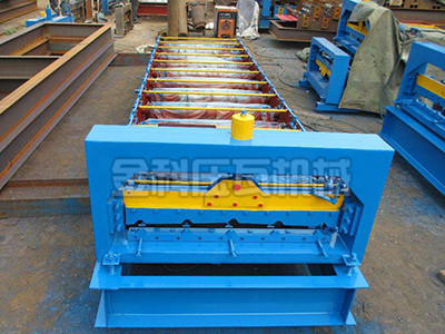 压瓦机安装与彩钢瓦设备的调试