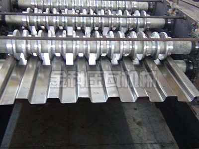 JK-260车厢板成型机