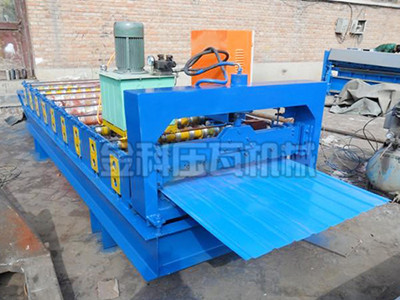 910型彩钢压瓦机